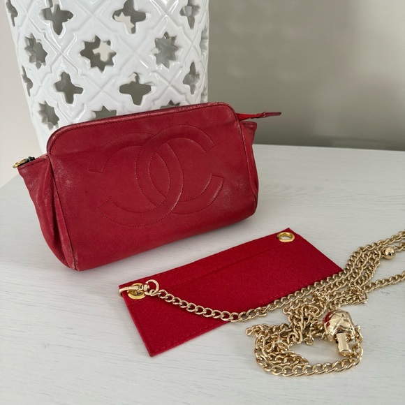 Chanel Vintage Red Lambskin CC Pouch - Picture 16 of 16